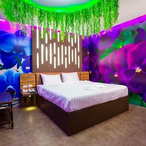 Deluxe Double Room Bath